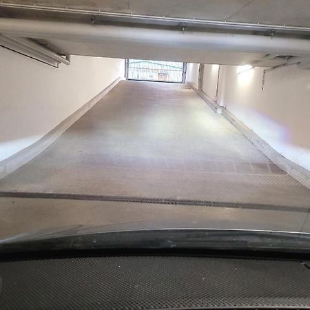 III Appart 2 Pieces, Neuf 200 M De Gare Parking Netflix Evry Courcouronnes Экстерьер фото